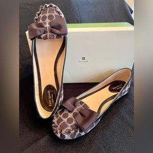 Kate Spade logo print and bow loafers